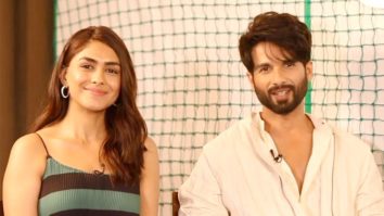 LOL- “Garmi kyun badha rahe ho aisi pics daal ke?”- Shahid Kapoor reacts to this fangirl comment