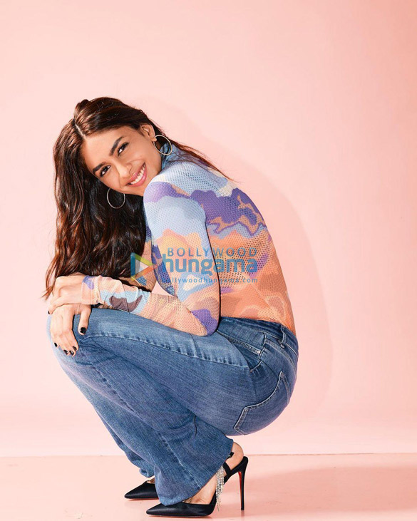 mrunal thakur 2 52