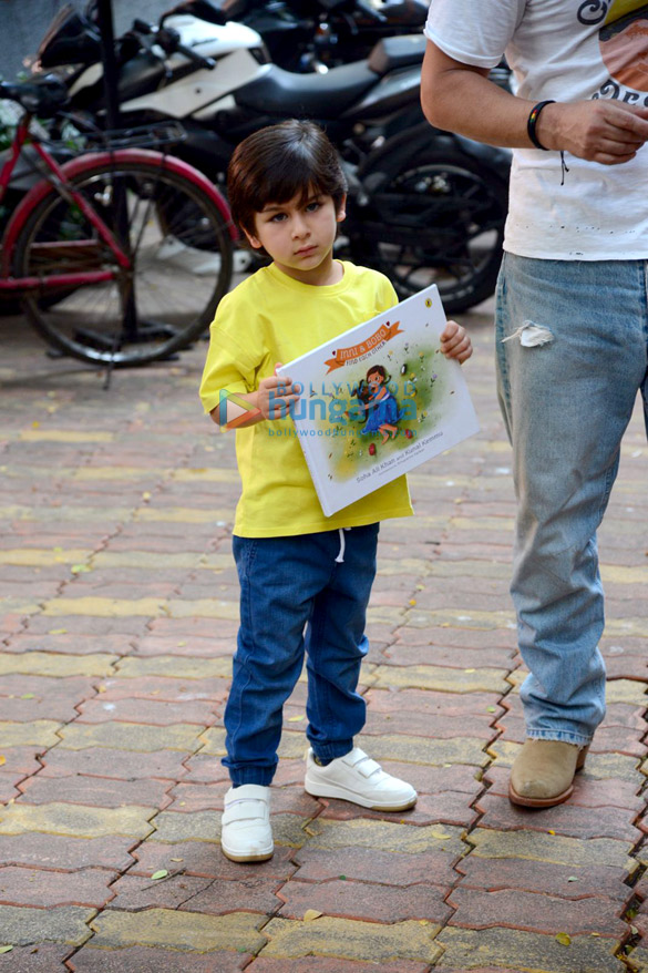 phoos kareena kapoor khan saif ali khan and others at the launch of kunal kemmu and soha ali khans book launch 4