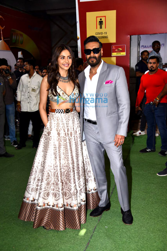 Photos: Ajay Devgn, Rakul Preet Singh, and Kumar Sanu snapped promoting Runway 34 Photos: Ajay Devgn, Rakul Preet Singh, and Kumar Sanu snapped promoting Runway 34