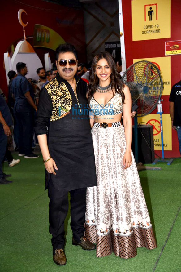 photos ajay devgn rakul preet singh and kumar sanu snapped promoting runway 34 5