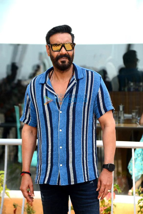 photos ajay devgn and rakul preet singh snapped promoting their upcoming film runway 34 in juhu 6
