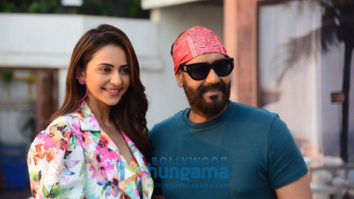 Photos: Ajay Devgn and Rakul Preet Singh spotted promoting Runway 34 in Juhu