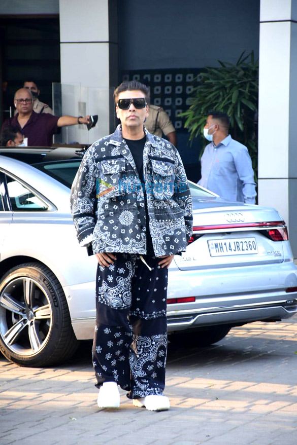photos alia bhatt ranveer singh karan johar and shabana azmi snapped at kalina airport 20