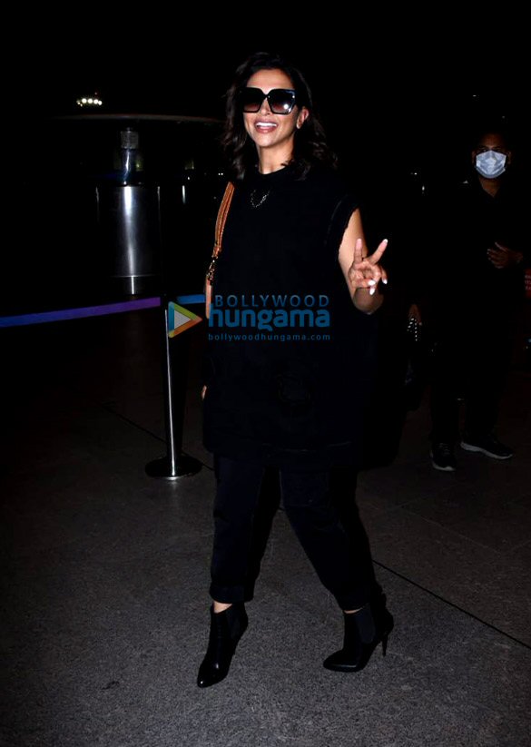 photos deepika padukone and nora fatehi snapped at the airport 2 2