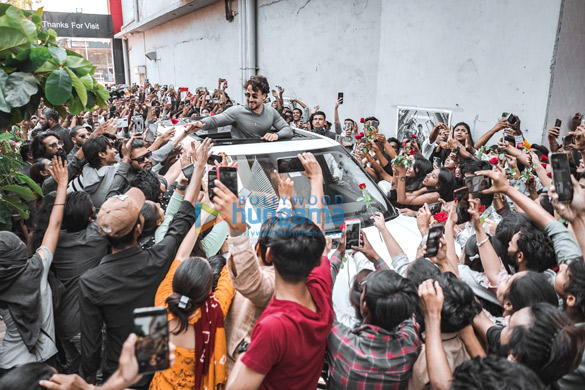photos fans go crazy greeting tiger shroff in ahmedabad as he arrives to launch the trailer of heropanti 2 1