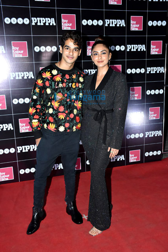 photos ishaan khatter mrunal thakur and others snapped at pippa wrap up party 8