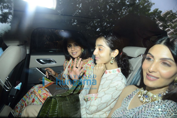 photos kareena kapoor khan karisma kapoor neetu singh and others arrive at ranbir kapoors house in bandra 2