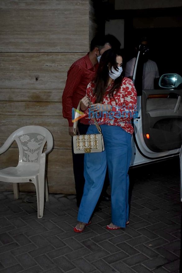 photos kareena kapoor and alvira agnihotri snapped at malaika aroras house in bandra 3