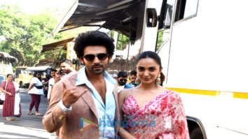 Photos: Kartik Aaryan, Kiara Advani, Anees Bazmee and others snapped during the promotions of Bhool Bhulaiyaa 2