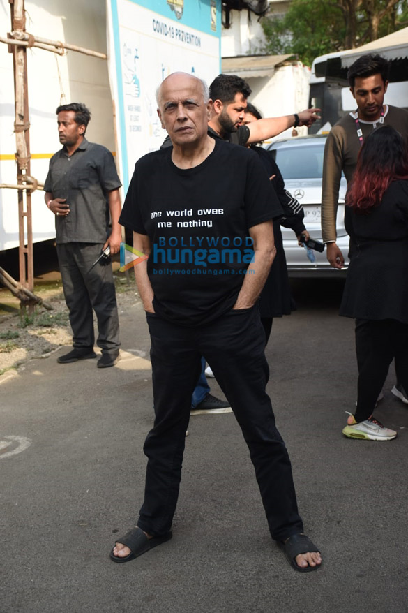 photos mahesh bhatt snapped on sets of kapil sharmas show 1