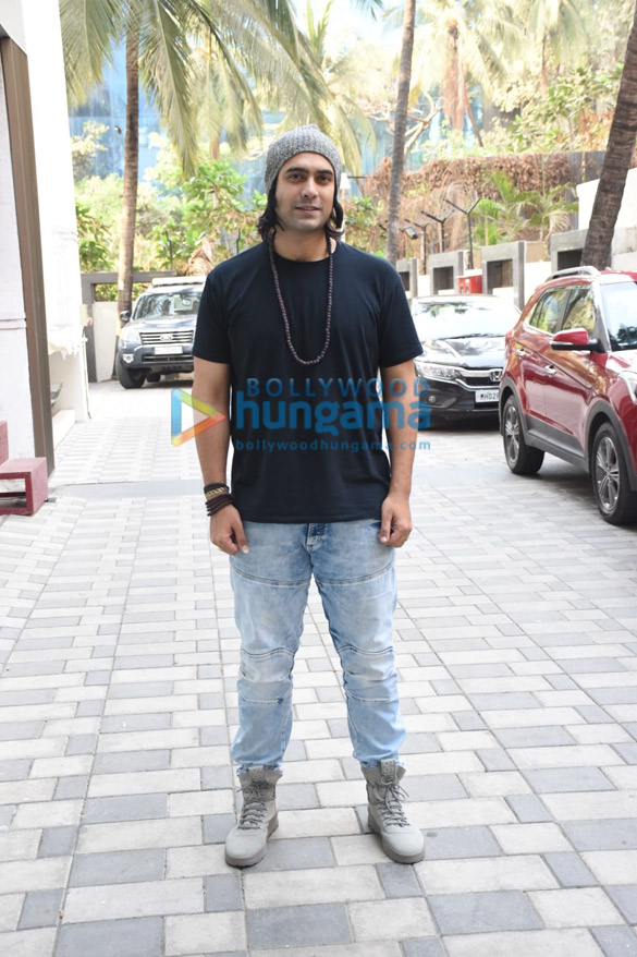 photos nikita dutta jubin nautiyal ayushmann khurrana and sunny kaushal snapped at t series office in andheri 1