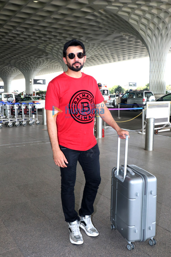 photos pranutan bahl palak tiwari hansika motwani and others snapped at the airport 6