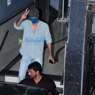Photos: Ranbir Kapoor spotted in Bandra