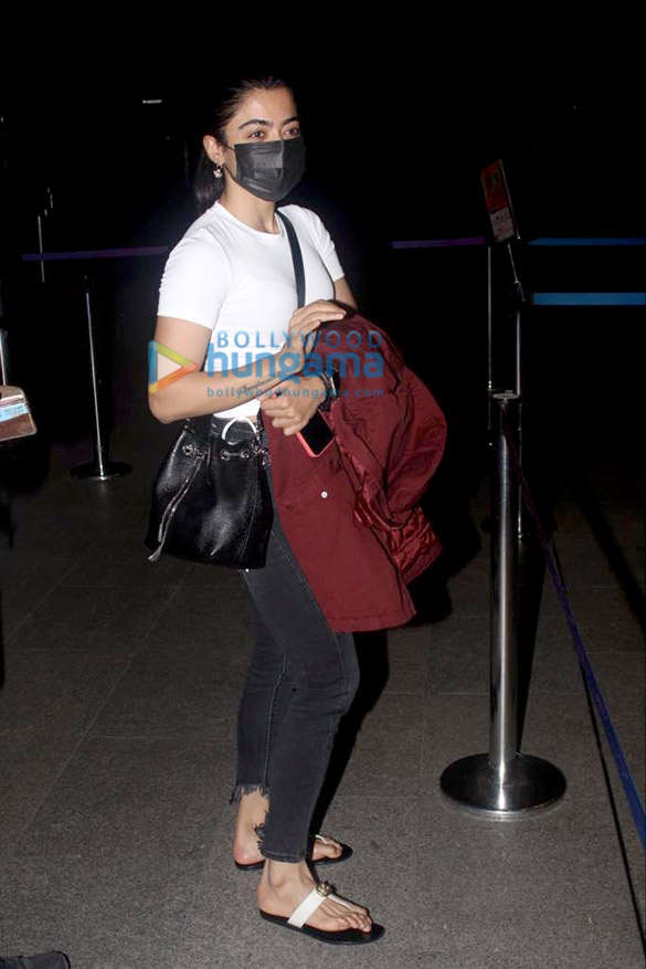 photos rashmika mandanna athiya shetty and ahan shetty snapped at the airport 1