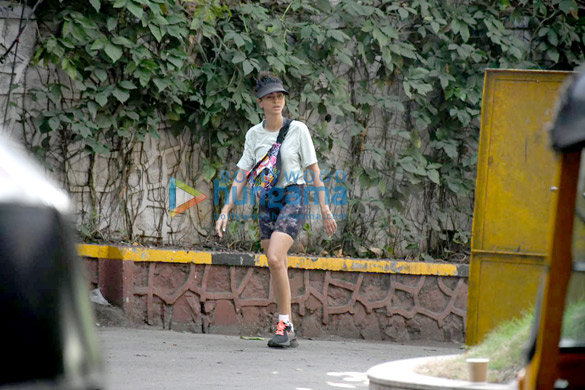 photos rhea chakraborty and shibani dandekar spotted during morning walk in bandra 4