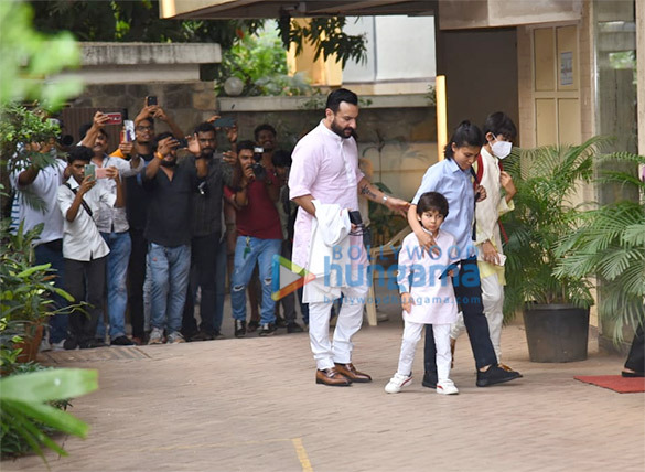 photos saif ali khan kareena kapoor khan pooja bhatt mahesh bhatt navya naveli nanda among others arrive at ranbir kapoor and alia bhatts wedding in bandra 11 1