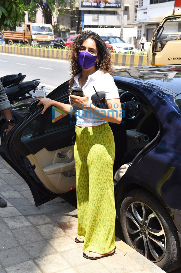 Photos: Sanya Malhotra snapped in Santacruz Photos: Sanya Malhotra snapped in Santacruz