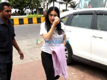 Photos: Sara Ali Khan spotted at shoot location
