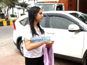 Photos: Sara Ali Khan spotted at shoot location