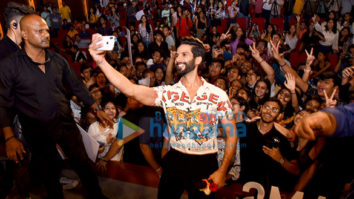 Photos: Shahid Kapoor spotted with students at N.M. college while promoting his film Jersey