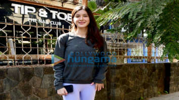 Photos: Shanaya Kapoor snapped in Juhu