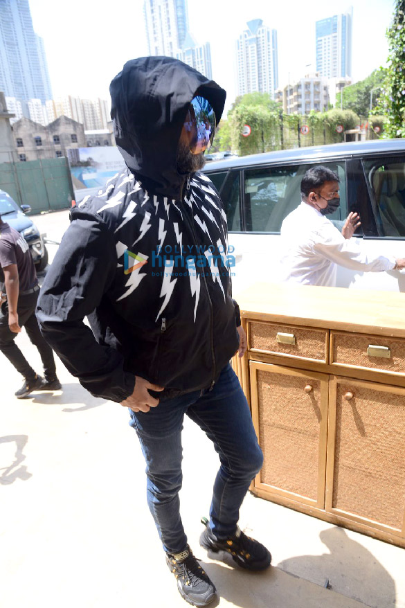 photos shilpa shetty and raj kundra spotted at bastian in bandra 2 2