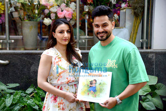 photos soha ali khan and kunal kemmu snapped at bandra book store 2