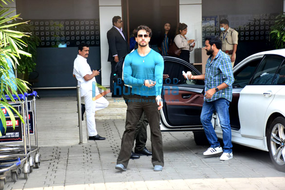 photos tara sutaria tiger shroff and will smith spotted at kalina airport 6