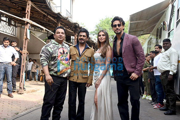 photos tiger shroff tara sutaria and nawazuddin siddiqui snapped on the sets of the kapil sharma show promoting their film heropanti 2 1