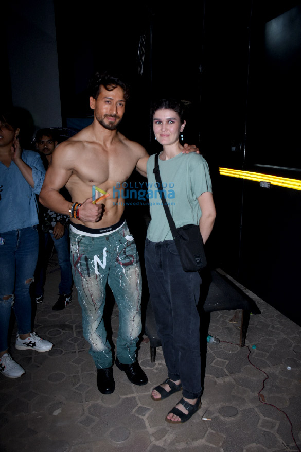 Photos: Tiger Shroff and Kriti Sanon snapped post shoot in the city