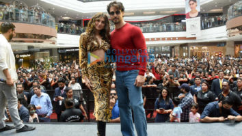 Photos: Tiger Shroff and Tara Sutaria meet fans in a mall as they promote Heropanti 2