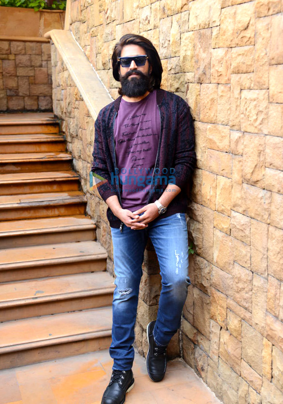 photos yash srinidhi shetty sanjay dutt and raveena tandon spotted during the promotions of k g f chapter 2 4