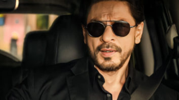Ranbir Kapoor- Alia Bhatt Wedding: Shah Rukh Khan arrives for the wedding reception; hides his look with a black curtain inside the car