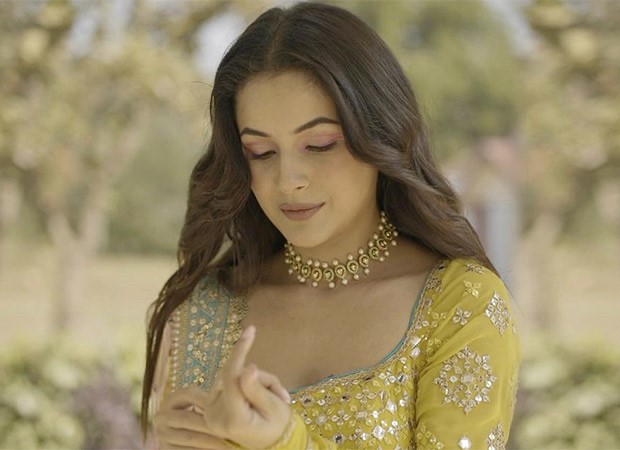 Shehnaaz Gill takes fans on a bullock cart tour of her hometown Shehnaaz Gill takes fans on a bullock cart tour of her hometown