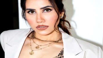 Celebrity Photos of Sonnalli Seygall
