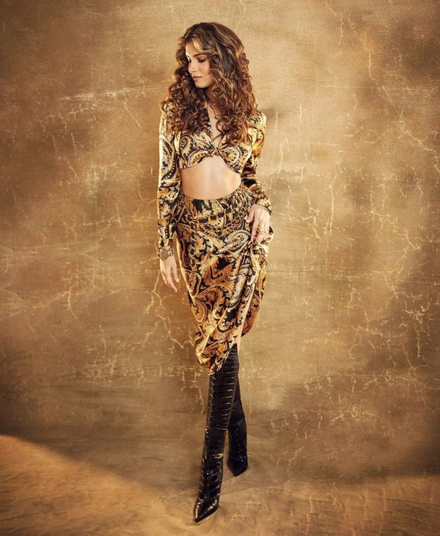 Tara Sutaria exudes retro vibes with vintage printed crop-top and skirt, curls and Christian Louboutin boots for Heropanti 2 promotions Tara Sutaria exudes retro vibes with vintage printed crop-top and skirt, curls and Christian Louboutin boots for Heropanti 2 promotions