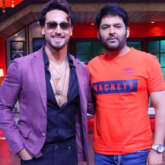 Tiger Shroff and Kapil Sharma strike a pose on the sets of The Kapil Sharma Show for Heropanti 2 promotions 