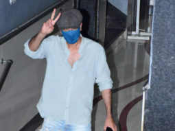 Ranbir Kapoor-Alia Bhatt Wedding: Brahmastra actor greets paparazzi with thumbs-up sign ahead of the marriage ceremony 
