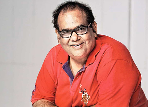 35 Years Of Mr India EXCLUSIVE: “Those days, associate directors would be paid Rs. 10,000-15,000 a month at the maximum. Boney Kapoor, however, offered me Rs. 1 lakh per month!” – Satish Kaushik 35 Years Of Mr India EXCLUSIVE: “Those days, associate directors would be paid Rs. 10,000-15,000 a month at the maximum. Boney Kapoor, however, offered me Rs. 1 lakh per month!” – Satish Kaushik