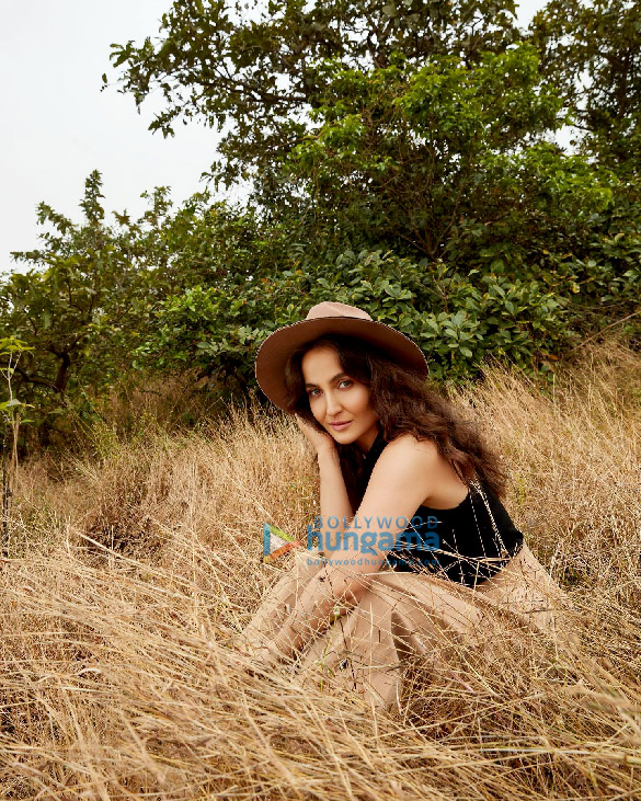 elli avrram 1 19