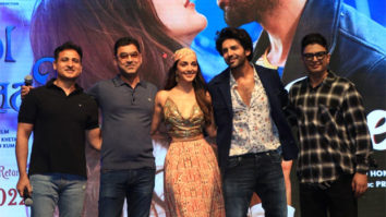 Kartik Aaryan and Kiara Advani unveil Bhool Bhulaiyaa 2 horror-themed ride at Imagicaa, see photos