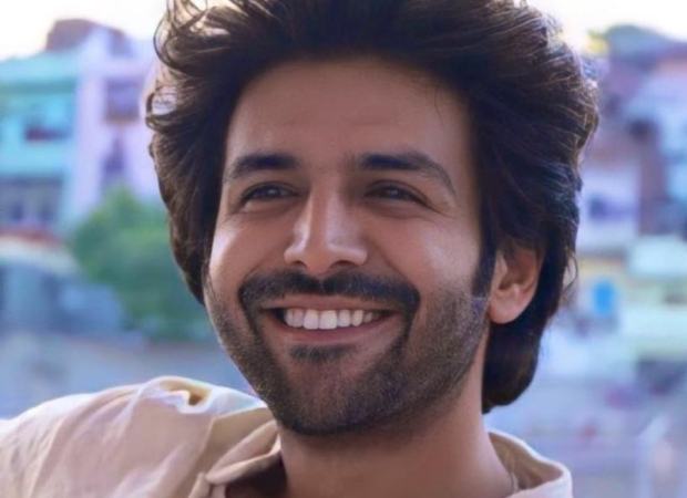 Kartik Aaryan flaunts his 'Rs. 100 crore waali smile' as the actor celebrates Bhool Bhulaiyaa 2 milestone Kartik Aaryan flaunts his 'Rs. 100 crore waali smile' as the actor celebrates Bhool Bhulaiyaa 2 milestone
