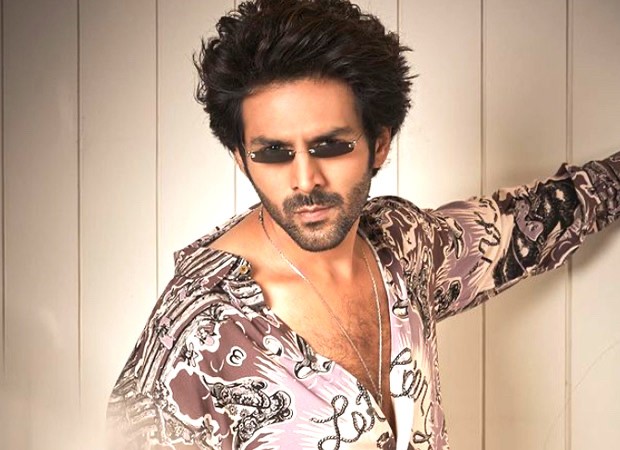 Kartik Aaryan reveals a female fan followed his mother and requested to be her daughter-in-law Kartik Aaryan reveals a female fan followed his mother and requested to be her daughter-in-law