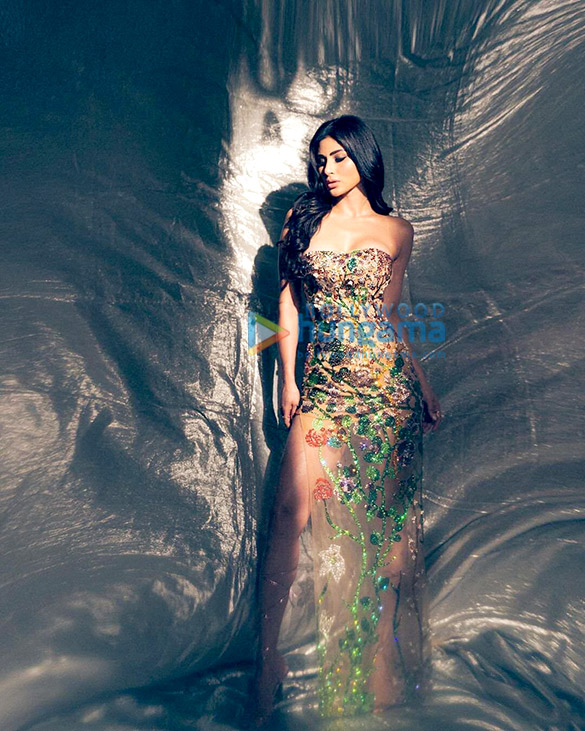 mouni roy 3 93