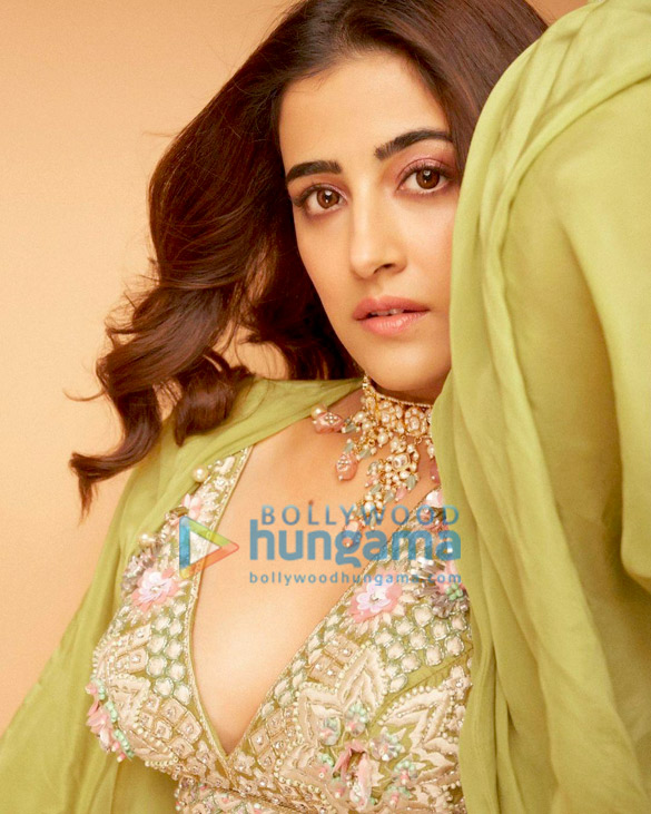 nupur sanon 2 3
