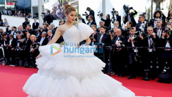Photo: Urvashi Rautela looks magnificent in a white gown at the Cannes film festival 2022