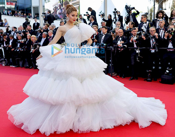 photo urvashi rautela looks magnificent in a white gown at the cannes film festival 2022 1