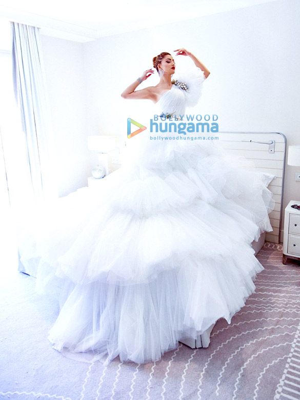 photo urvashi rautela looks magnificent in a white gown at the cannes film festival 2022 4