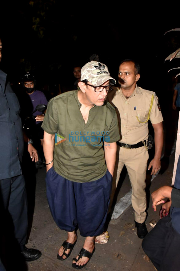 photos aamir khan snapped at a dubbing studio in bandra 2 5